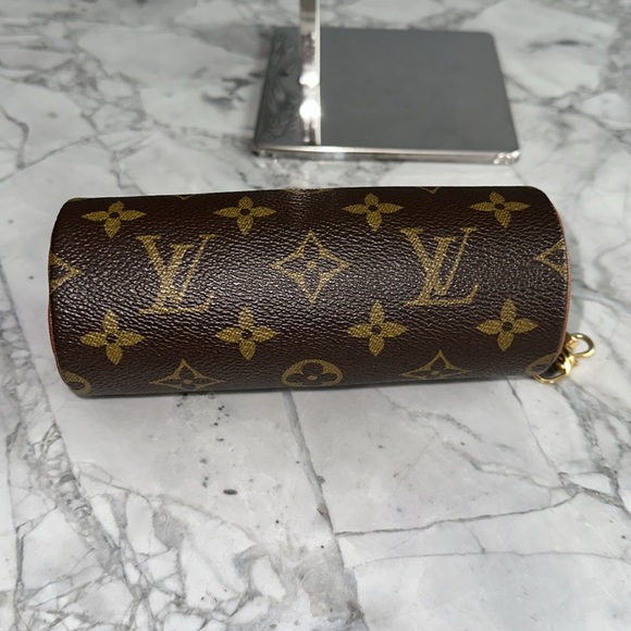 Authentic Louis Vuitton Mini Papillon - Picture 4 of 14